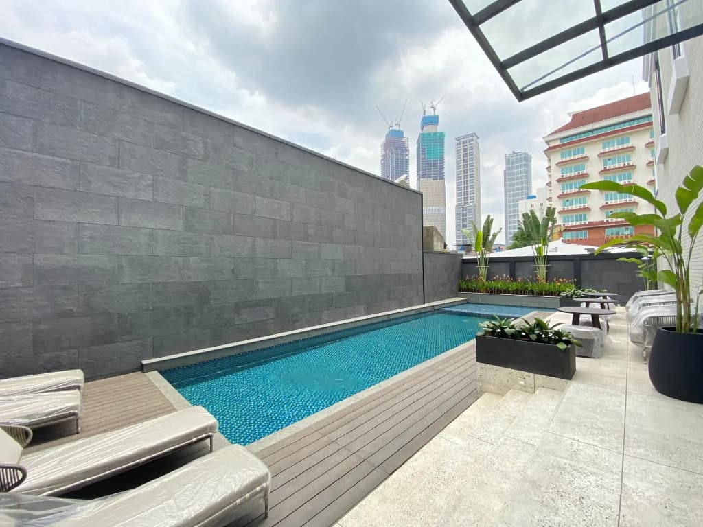 Maia Hotel Jakarta - photo 9