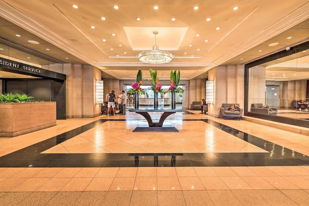 Waterfront High-Rise Condo - Miami Beach 5 Mi - photo 2
