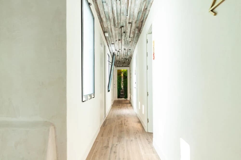Hostal Charlotte - photo 13