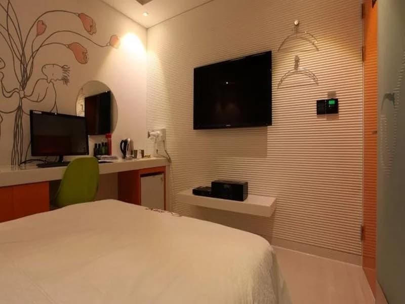 Crossing Hotel - photo 4