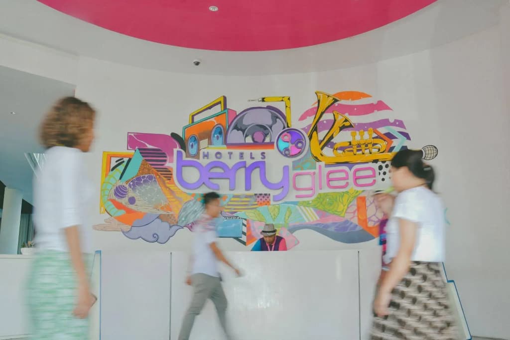 Berry Glee Thematic Hotel - photo 22