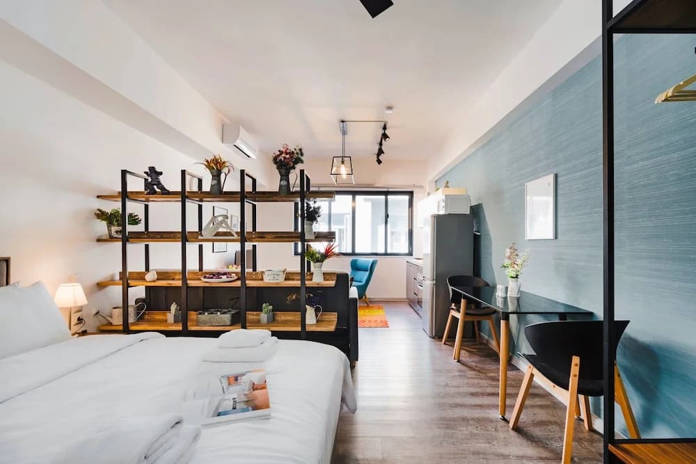 "sanders Home Suites - Pleasant Downtown Studio" - photo 4