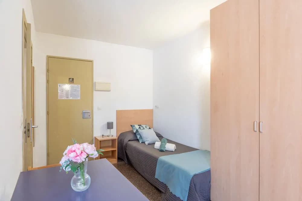 Residencia Universitaria Resa La Ciutadella -Campus Accomodation - photo 6