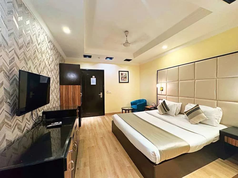Parkland Chirag Enclave - photo 23