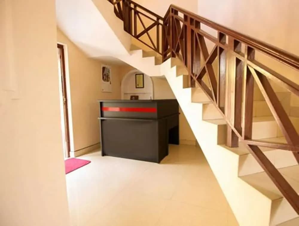 Yoho Regent Deanston Place - photo 16