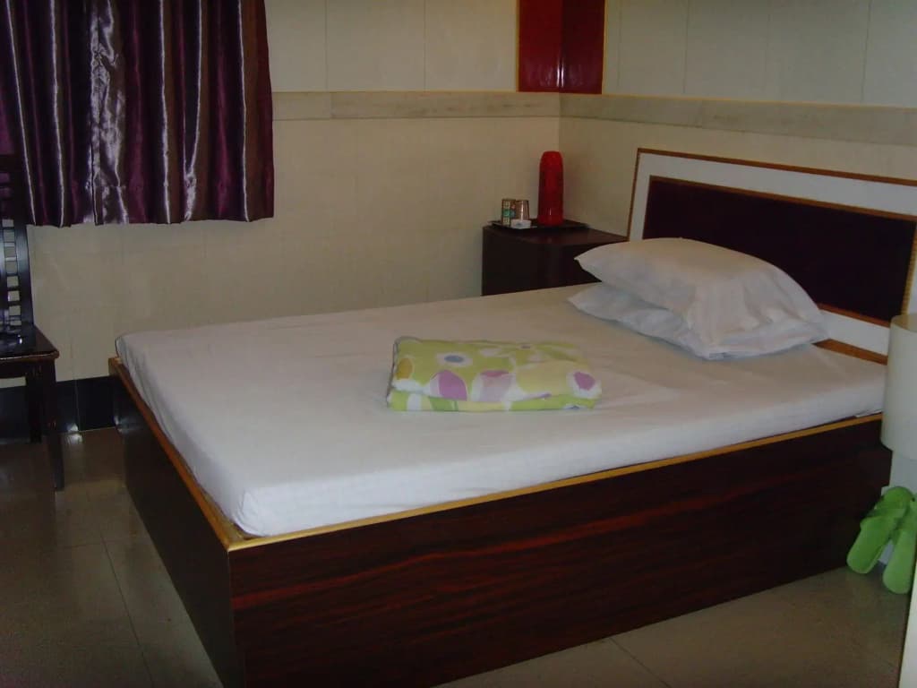 Long Yuen Hotel - photo 1