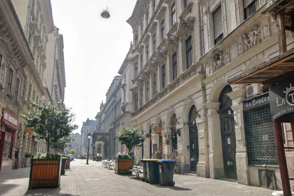Opera Guesthouse & apartments - main photo