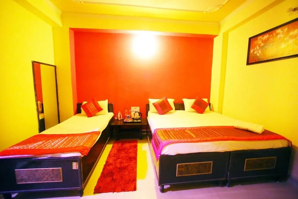 Adb Rooms Arrival Inn - photo 4