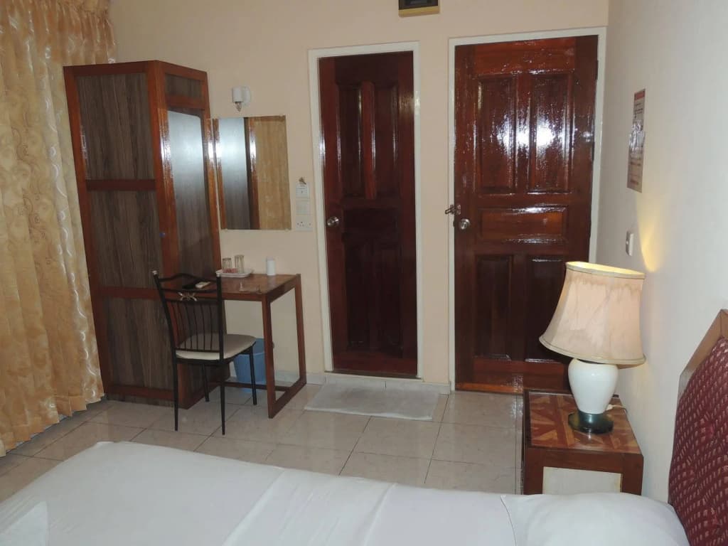 Off Day Inn Hotel - photo 14