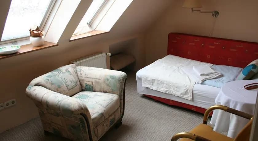 Karat Guesthouse - photo 3