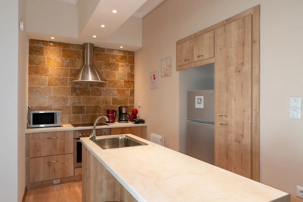 Contemporary Apartment made of Wood and Stone - photo 14