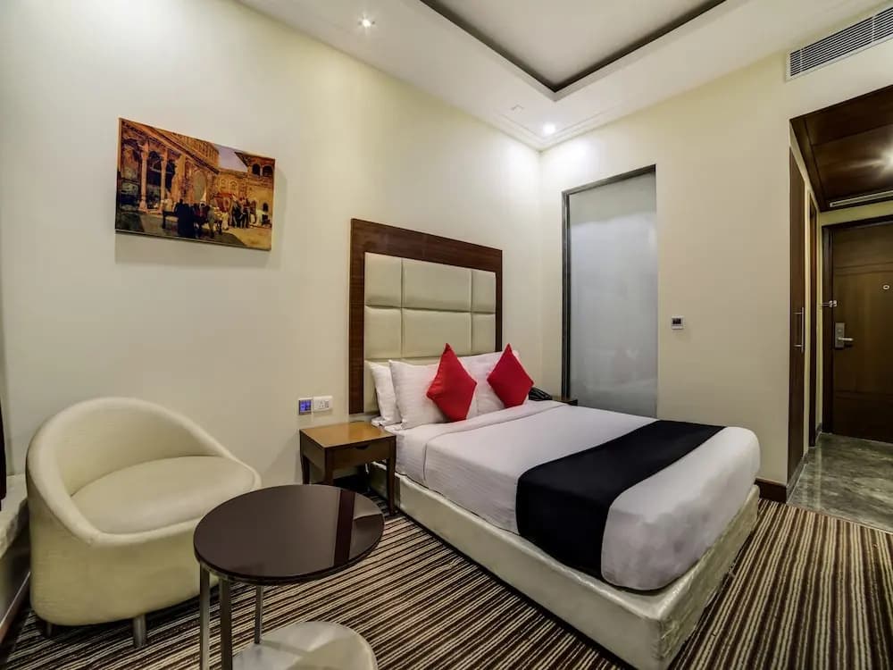 New Haven Hotel Greater Kailash by OYO - photo 4