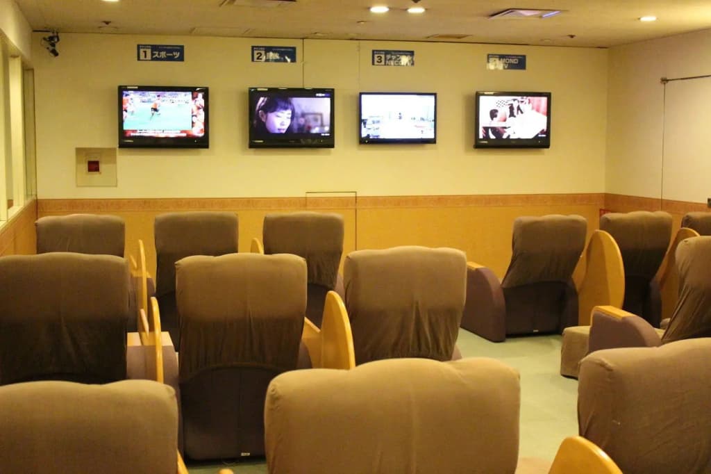 Men's only Capsule Hotel Asahi Plaza Shinsaibashi - photo 17