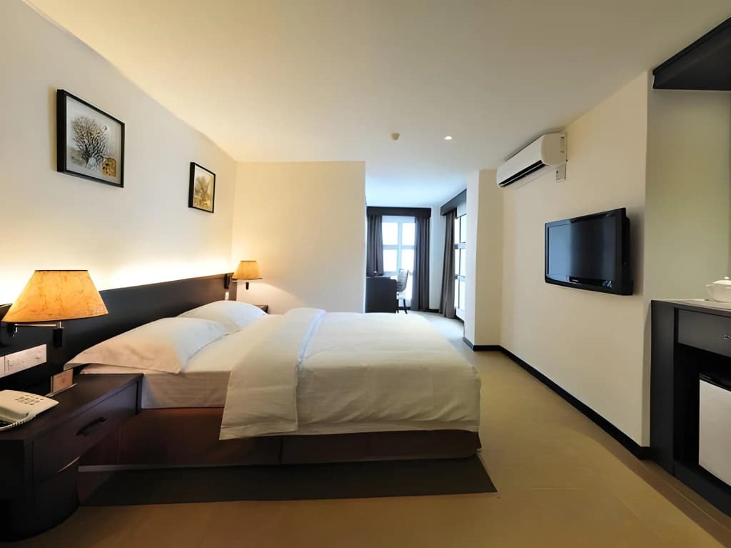 Ernes Hotel - photo 7