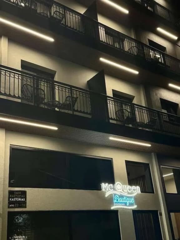 Mc Queen Boutique Apartments - photo 1