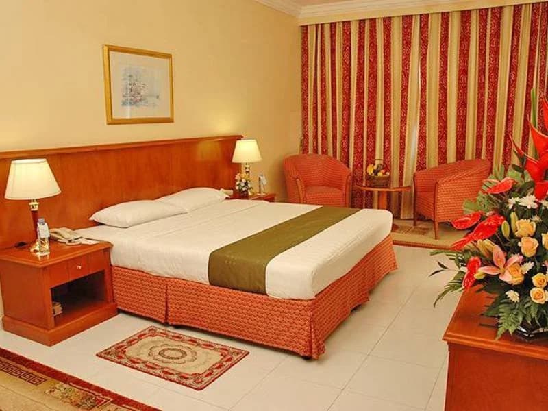 Embassy Suites Hotel - photo 3