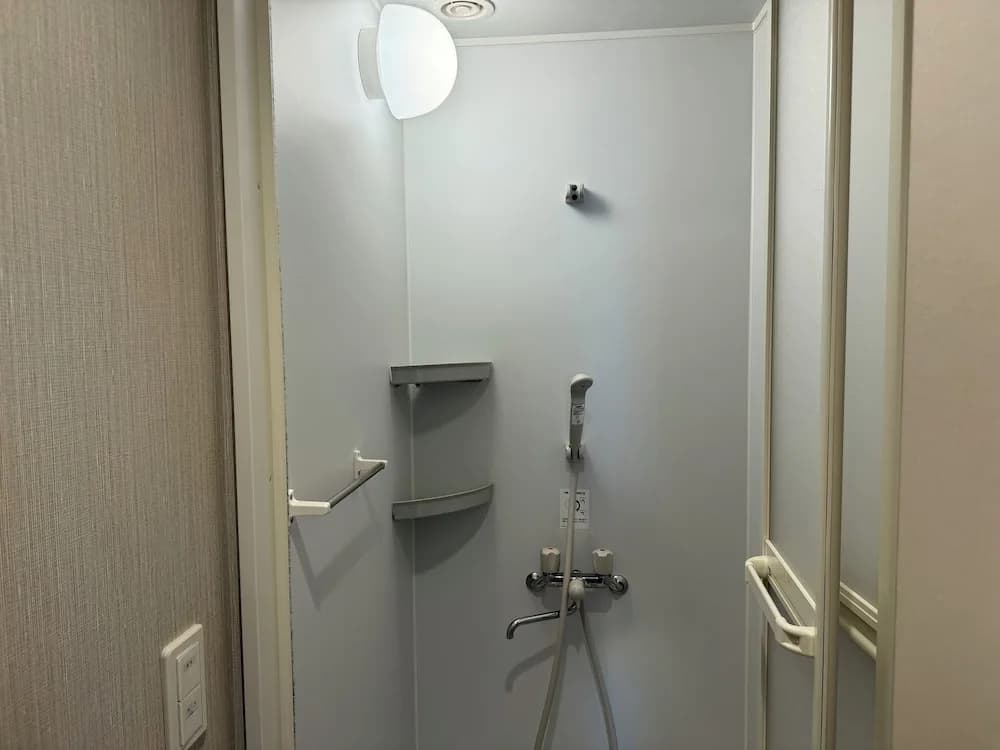 Capsulehotel Suzumoriya - photo 9