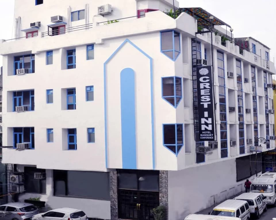 Hotel Crest Inn - main photo
