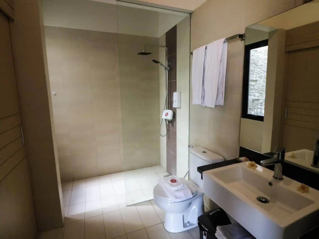 Svarna Suite Seminyak - photo 11