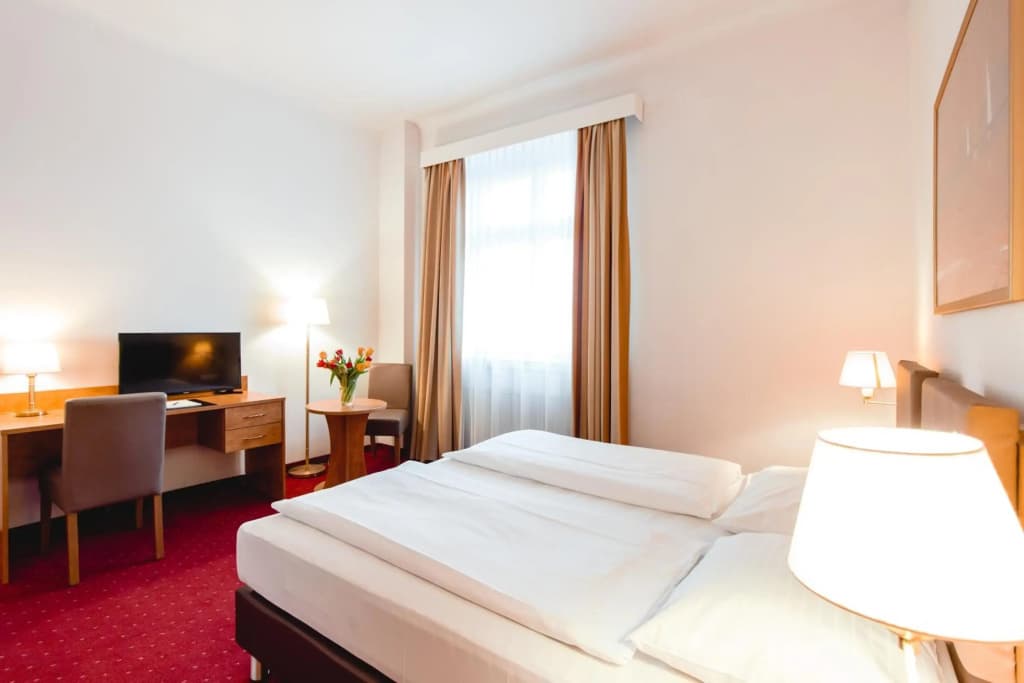Hotel Allegro - photo 6