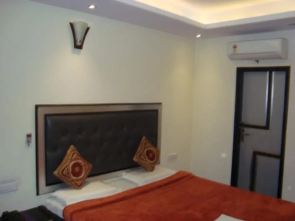 Hotel S P - photo 9