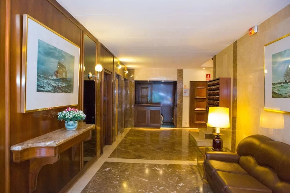 Apartment With Large And Private Terrace - photo 2