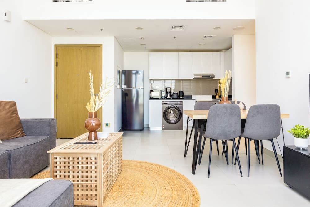 Bloomfields 1br Elegant Escape Pulse - photo 5