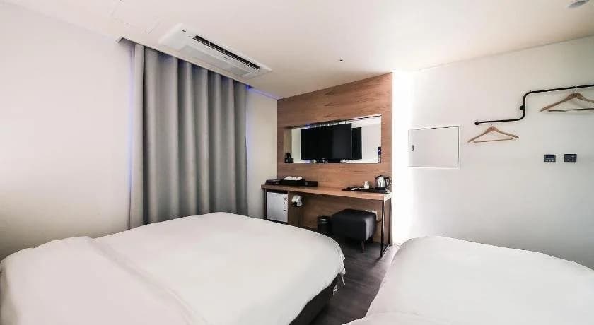 Blvd Hotel - photo 24