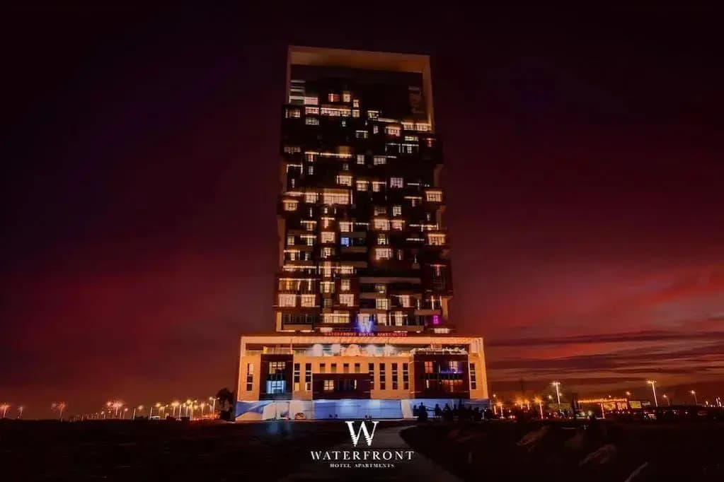Waterfront Hotel  Apartment - photo 1