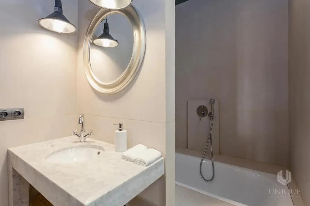 Unique Rentals Luxurious Oasis - photo 7