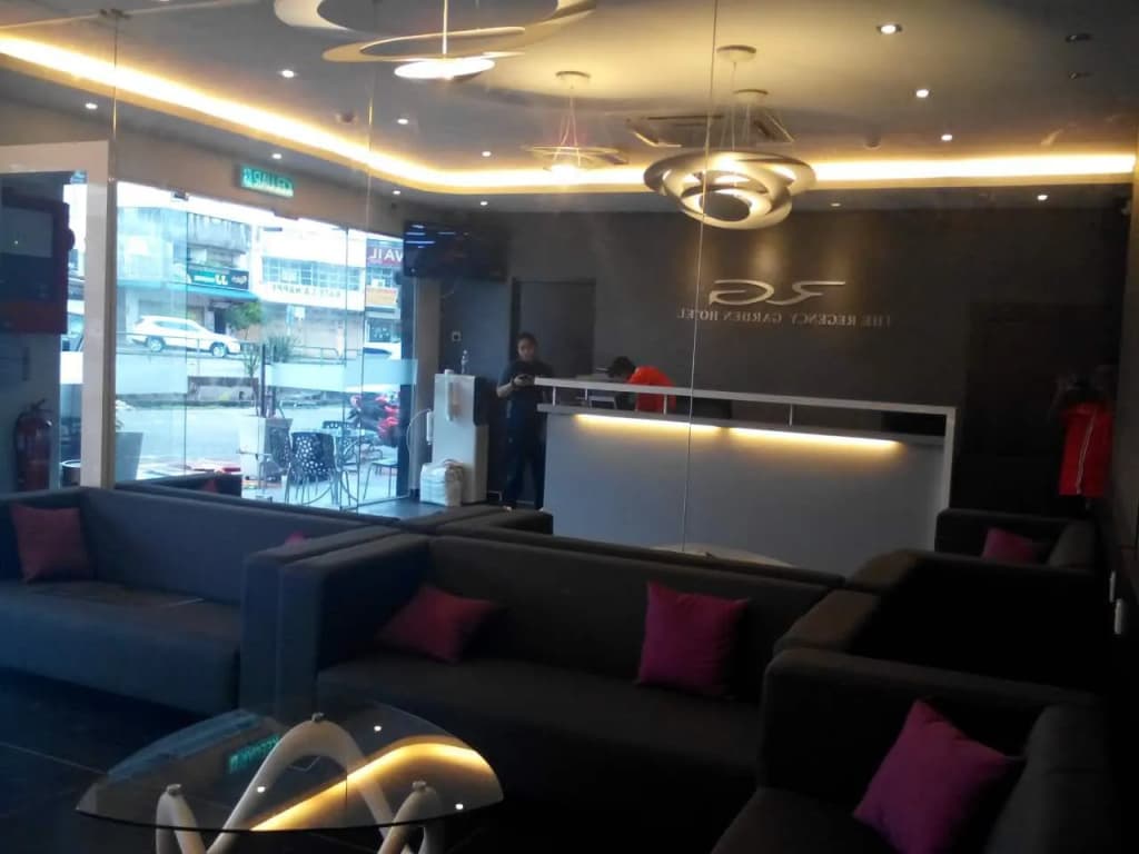 The Regency Garden Hotel - photo 4