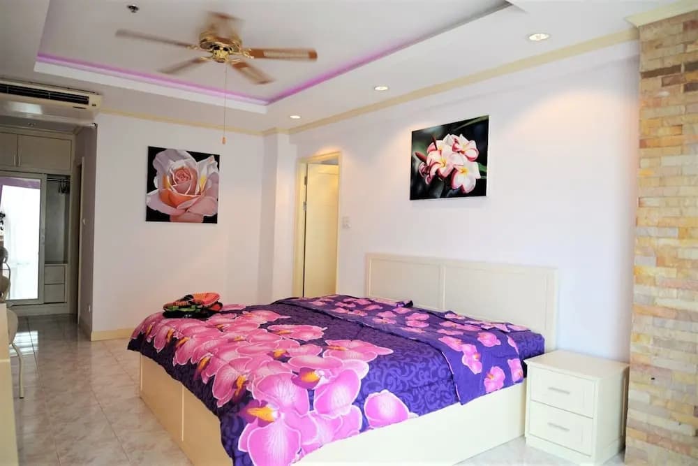 1-bed Condo at Jomtien Beach - Sleeps 2 - photo 2