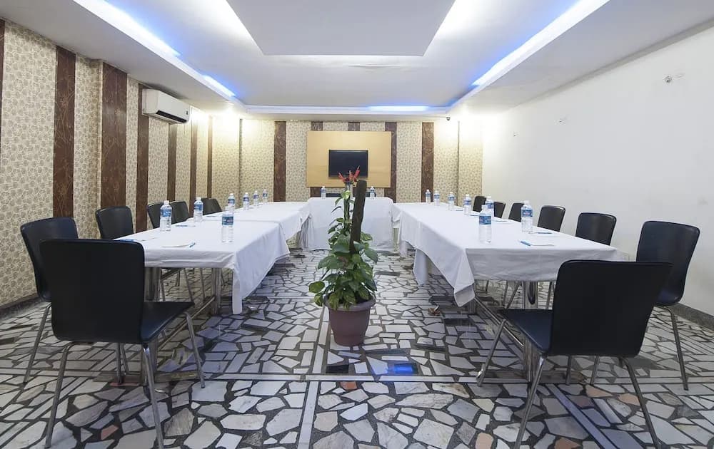 Hotel Apra International - photo 20