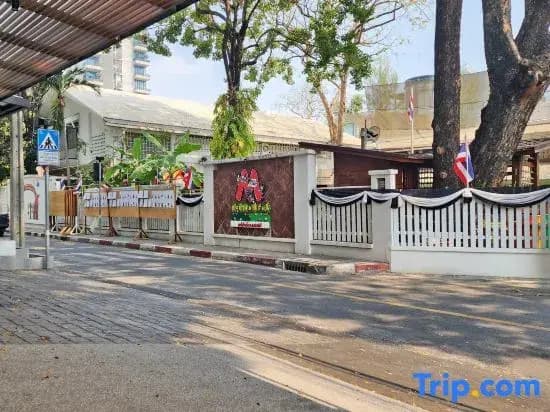Q Space Sathorn - Narathiwas 18 - photo 12