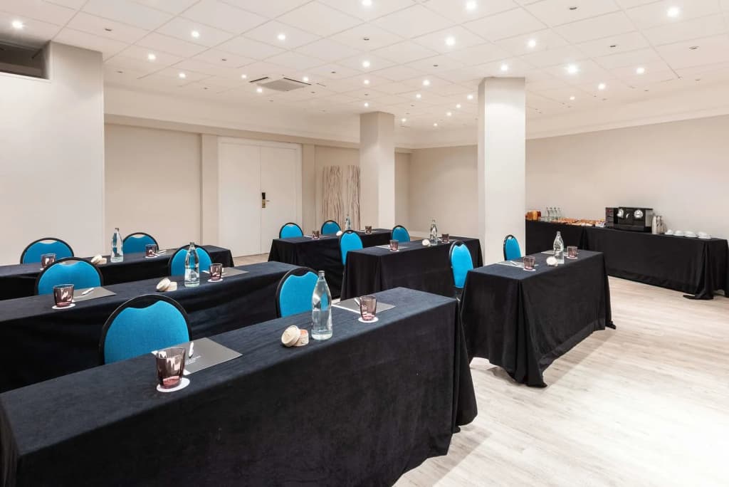 Hotel Madrid Gran Via 25 Affiliated by Meliá - photo 17