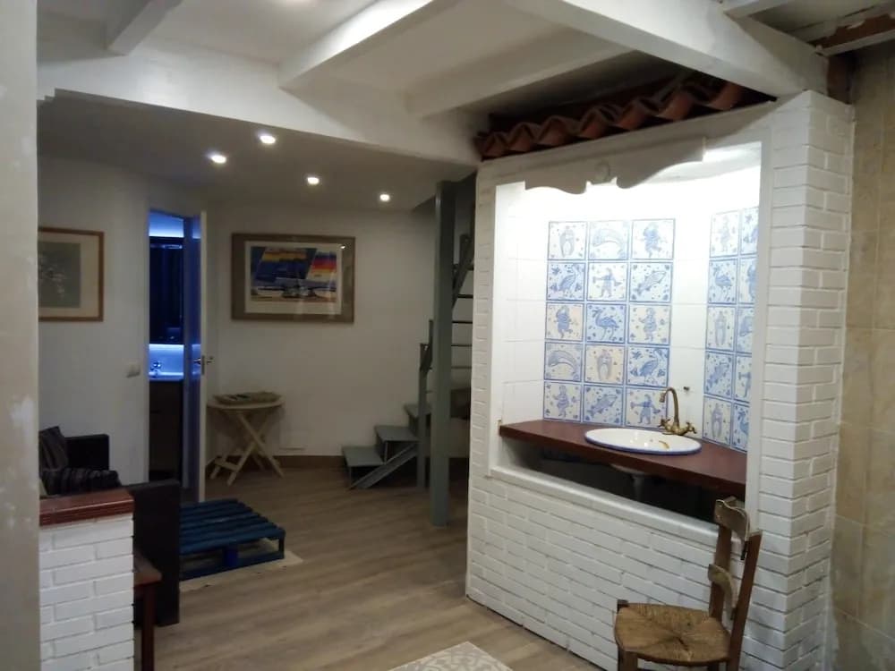 Studio in Madrid, With Shared Pool, Enclosed Garden and Wifi - photo 6