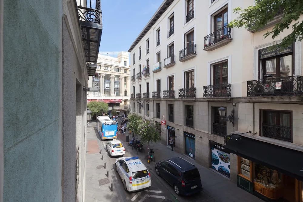 Bright & cosy studio in Puerta del Sol by Allô Housing. - photo 1
