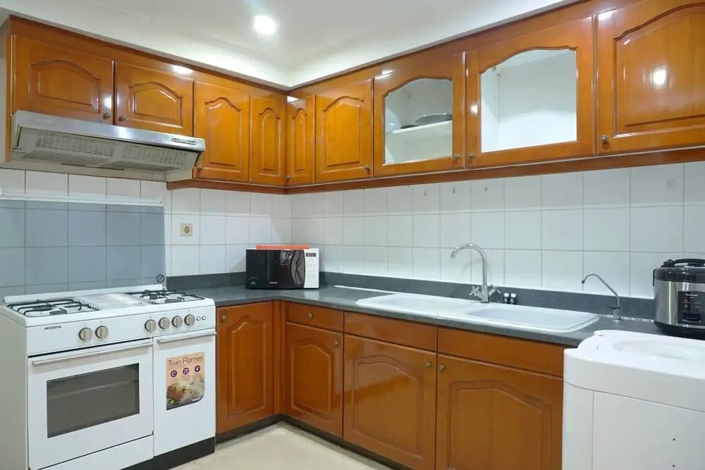 Modern and Spacious 2BR at Kusuma Chandra Apartment By Travelio - photo 17