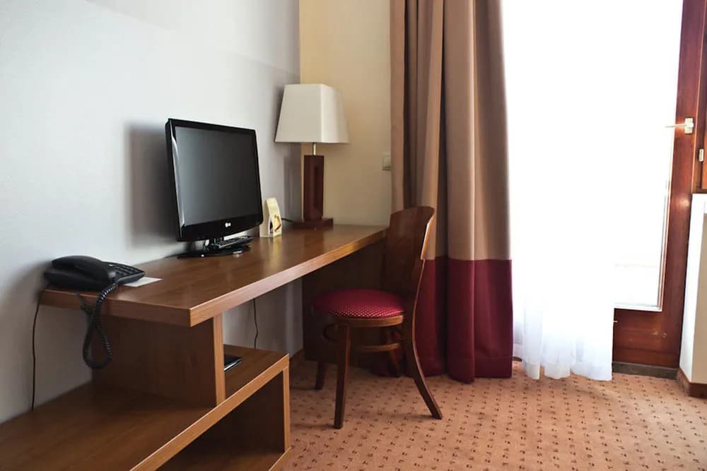 Ivbergs Hotel Messe Nord - photo 6