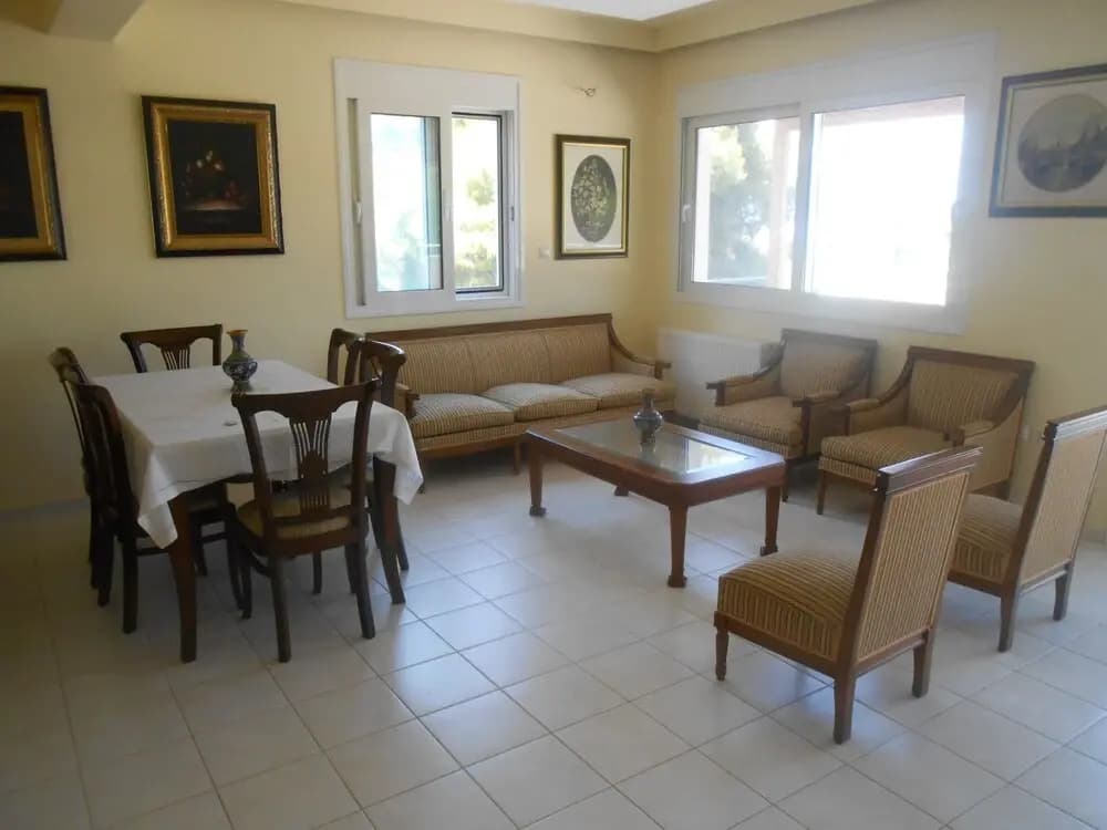 Luxury 2-bed House in Pefkali - photo 3