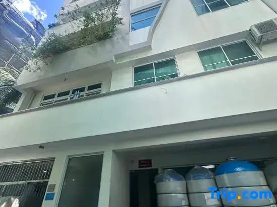 Riviera Cove - 1 bedroom apartment with living room & kitchen - photo 1