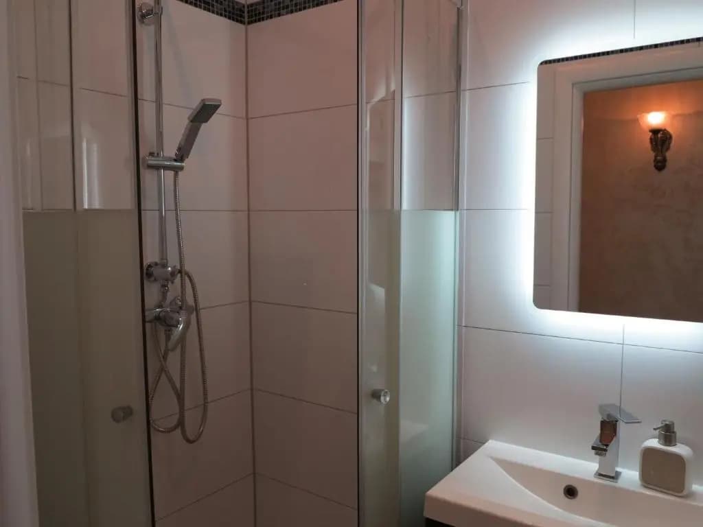Small Luxury Kapitol Apartment - photo 7