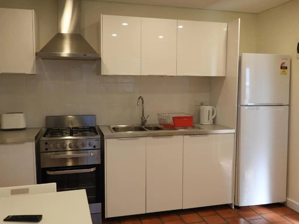 Guesthouse with Pool & BBQ - 10 kms from CBD - photo 8