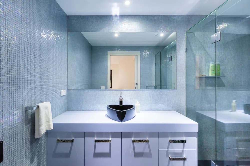 MADDISON, 3BDR Port Melbourne Apartment - photo 10