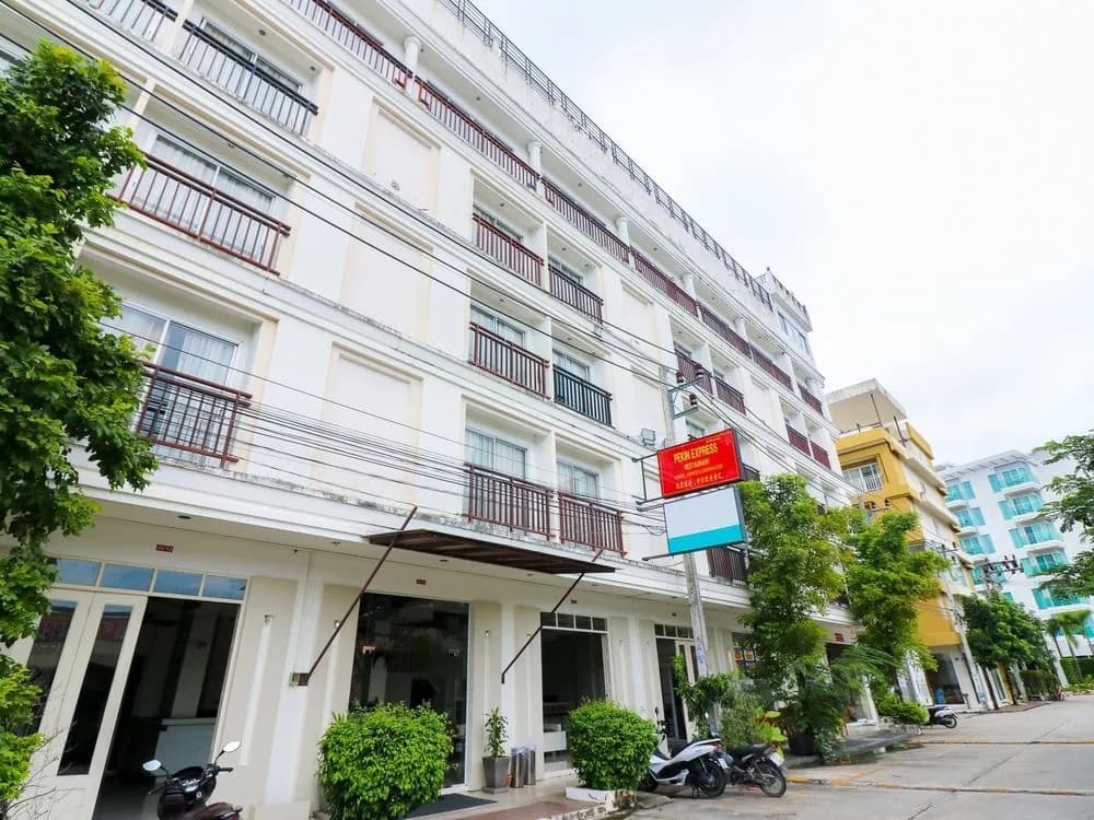 Nida Rooms Turquoise Blue Patong - main photo