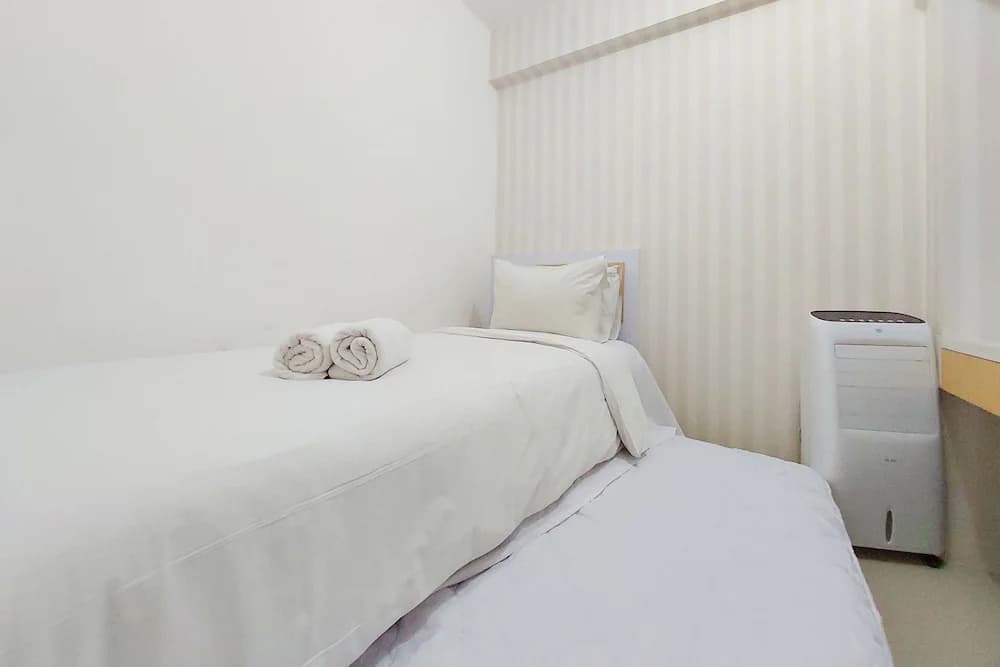 Comfort 2Br Apartment At Bassura City - photo 2