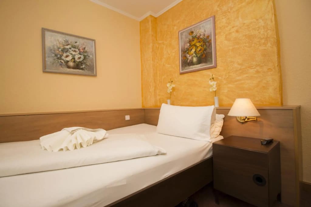 Hotel Spreewitz am Kurfürstendamm - photo 17