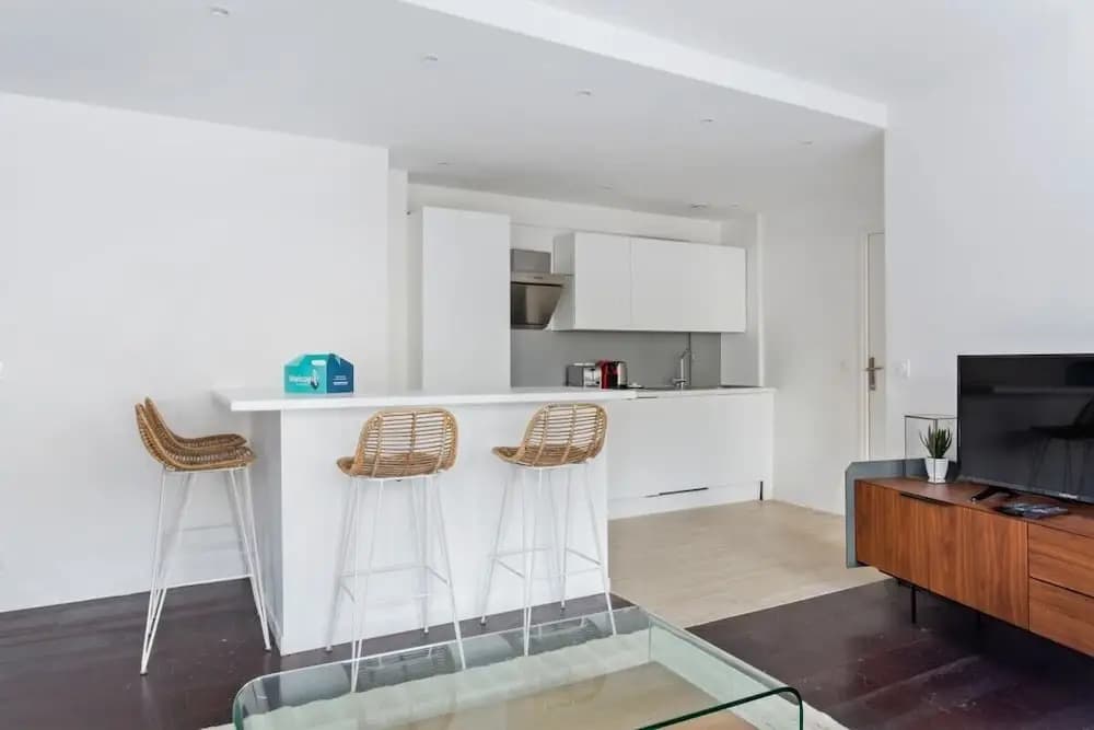 Modern Cosy 1-Bed Apartment Sleeps 6, in Paris - photo 3