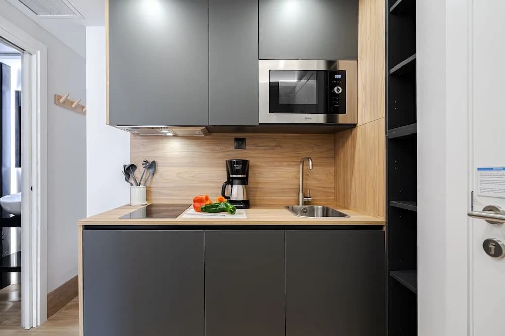 Feelathome Ventas Suites - photo 15