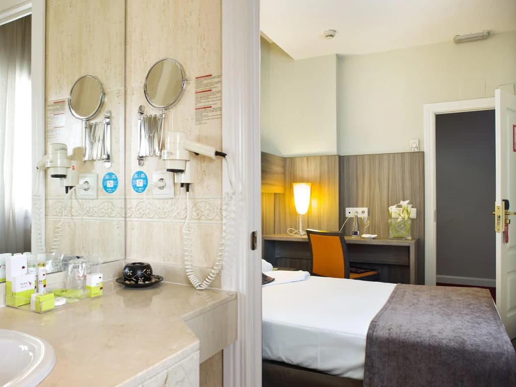 Hotel Serrano - photo 28